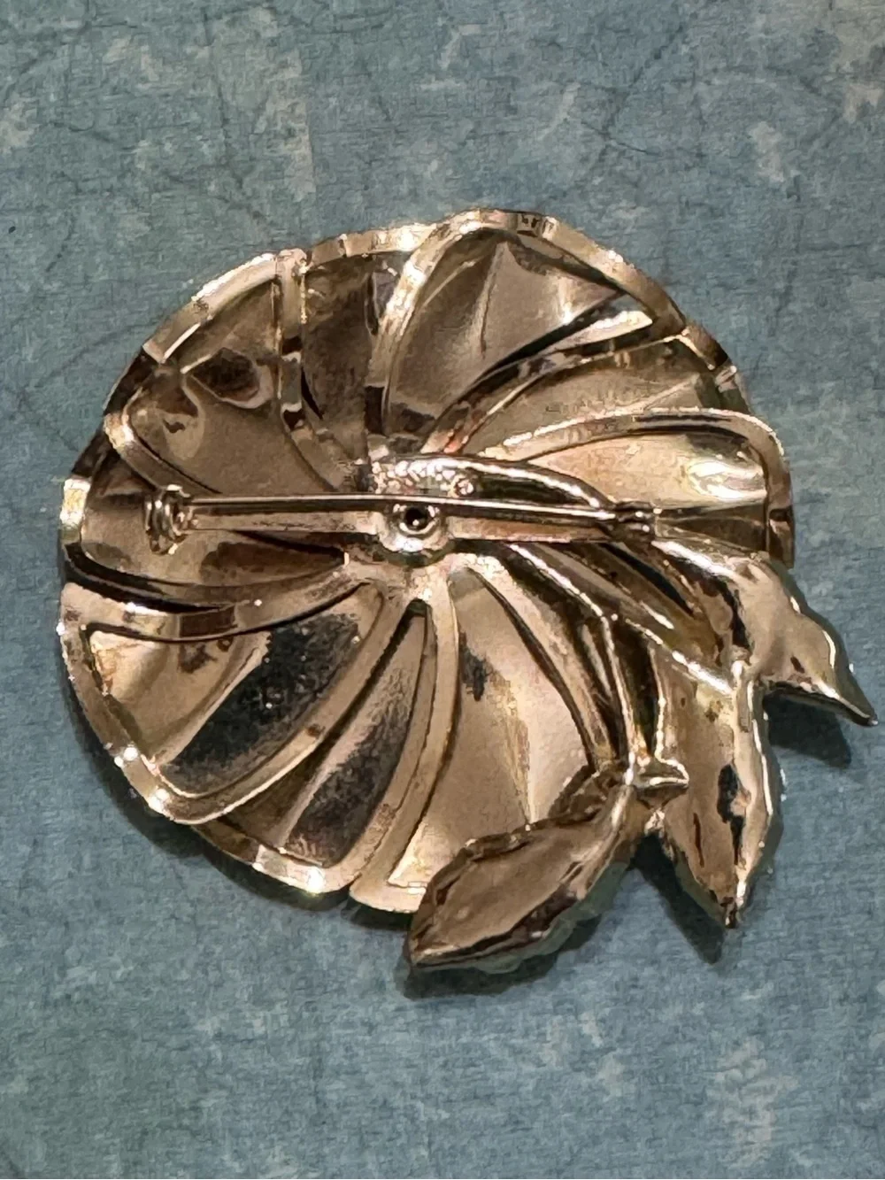 VINTAGE FLOWER BROOCH